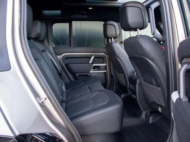 Land Rover DEFENDER 110 2.0 P400e 110 Dynamic HSE | mat blauwe wrapp | trekhaak | Schuif-/ kantel dak | Stoelkoeling | 22"