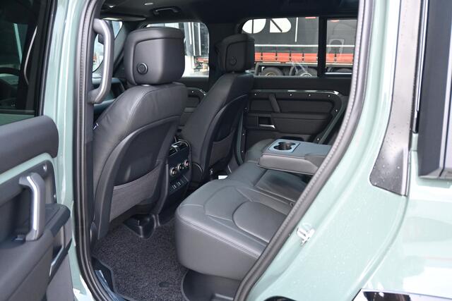 Land Rover DEFENDER 110 2.0 P300e 110 Trophy Edition Keswick Green