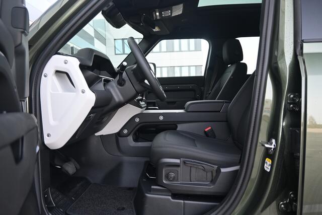 Land Rover DEFENDER 110 2.0 P300e 110 Forest Edition