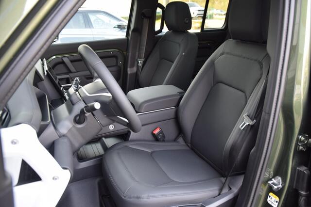 Land Rover DEFENDER 110 P300e 110 Forest Edition