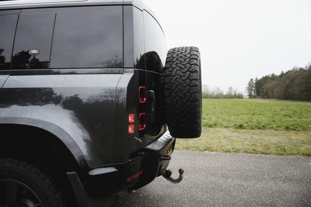 Land Rover DEFENDER D300 HSE X-Dynamic BTW. Offroad klaar lier , rocksliders