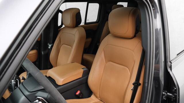 Land Rover DEFENDER 110 5.0 P525 110 V8 Carpathian Edition | Head-up | Stoelventilatie | Meridian | Panoramadak | Trekhaak