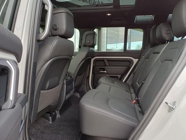 Land Rover DEFENDER 110 2.0 P300e 110 Dynamic Edition | DEMO | Zeer compleet | Gekoelde voorstoelen | Elektr. trekhaak - 3.000kg |