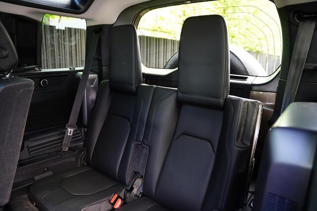 Land Rover DEFENDER 110 P 400 110 BENZINE HSE 7p. / 22 Inch / NL-Auto