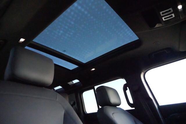 Land Rover DEFENDER 110 2.0 P300e 110 X-Dynamic HSE 300pk Panoramadak/Trekhaak/Meridian