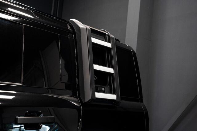 Land Rover DEFENDER 3.0 D200 110 MHEV X-Dynamic SE *Grijs-kenteken / Panorama / Meridian / Elektr. Trekhaak / Heritage wielen*