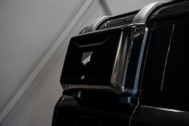 Land Rover DEFENDER 3.0 D200 110 MHEV X-Dynamic SE *Grijs-kenteken / Panorama / Meridian / Elektr. Trekhaak / Heritage wielen*