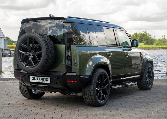 Land Rover DEFENDER 110 P300e 110 X-Dynamic HSE | Full Options | Woolstone Green | 6-persoons | 22" Urban WX-2 velgen |