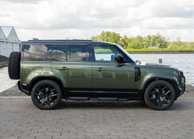 Land Rover DEFENDER 110 P300e 110 X-Dynamic HSE | Full Options | Woolstone Green | 6-persoons | 22" Urban WX-2 velgen |