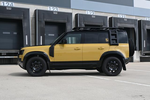 Land Rover DEFENDER 110 2.0 P300e 110 Trophy Edition Deep Sandglow Yellow
