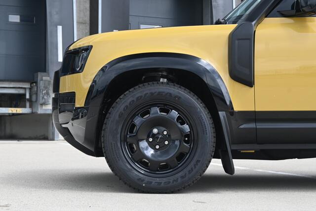 Land Rover DEFENDER 110 2.0 P300e 110 Trophy Edition Deep Sandglow Yellow