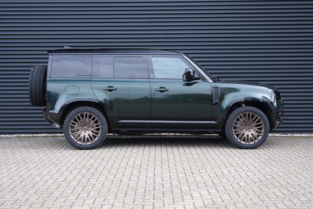 Land Rover DEFENDER 110 P300e 110 X-Dynamic HSE | HNP ¤ 135.005,- | Tailored Uniek! | BRITISCH RACING GREEN | Panoramadak