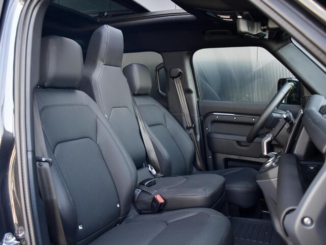 Land Rover DEFENDER 110 2.0 P300e 110 X-Dynamic l 6 Persoons l Schuif- /kantel Pano l Adapt. Cruise l Black Pack l Wrap