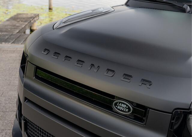 Land Rover DEFENDER 110 P300e 110 X-Dynamic HSE | Outland Edition II | Full Options | Koelkast | Santorini Black - Satin PPF Stealth |
