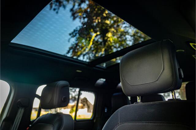 Land Rover DEFENDER 110 2.0 P400e 110 X-Dynamic HSE Stoelventilatie Koelbox HUD Trekhaak Panorama
