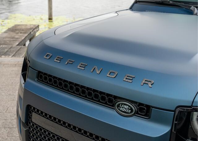 Land Rover DEFENDER 110 4.4 P635 110 Octa Sargasso Blue Satin - Carbon Exterior Pack - Trekhaak