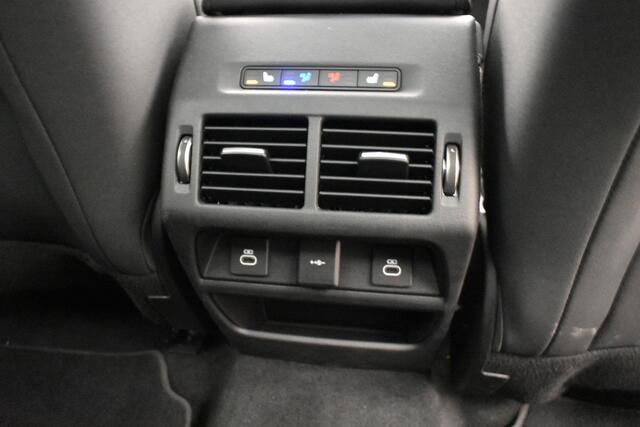 Land Rover DISCOVERY SPORT Pano Elk. AKlep Dhoek Meridian Trekh Mem Seats Leer Winterpack 1.5 P300e PHEV Dynamic SE