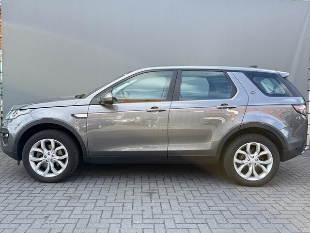 Land Rover DISCOVERY SPORT BWJ 2018 2.0 180 PK TD4 SE 7p. AUTOMAAT | TREKHAAK | STOELVERW. | STUURVERW. | CAMERA | PANORAMADAK | ELEKTRISCHE ACHTERKLEP | NAVI | CLIMA | CRUISE | LEDER | LMV | PDC