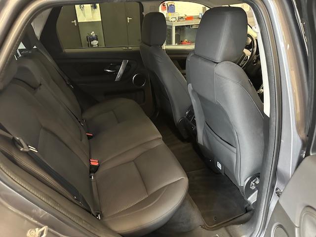 Land Rover DISCOVERY SPORT P300e 1.5 R-Dynamic SE word verwacht! Trekhaak, Dodehoek, stuur en stoelverwarming