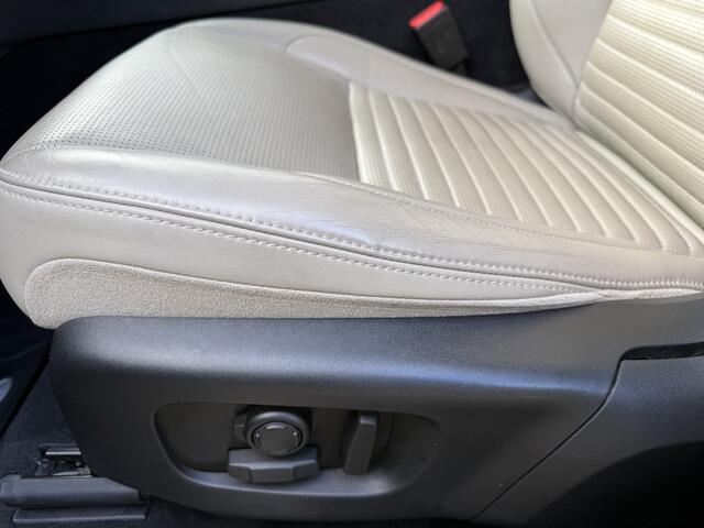 Land Rover DISCOVERY SPORT P300e 1.5 R-Dynamic S Pano | Trekhaak | Camera