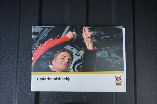 Land Rover DISCOVERY SPORT 2.0 Si4 4WD Urban Series Leer Trekhaak Meridian Stuurverwarming