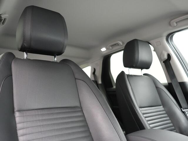 Land Rover DISCOVERY SPORT P300e HSE Plug In Hybrid 309pk Dealer O.H PHEV | Trekhaak Afn. | 360 Camera | Lederen Sportstoelen Memory & Verwarmd | Verwarmd Stuur | Apple Carplay | Cruise Control | 20"L.M | Navigatie | Virtual | DAB |