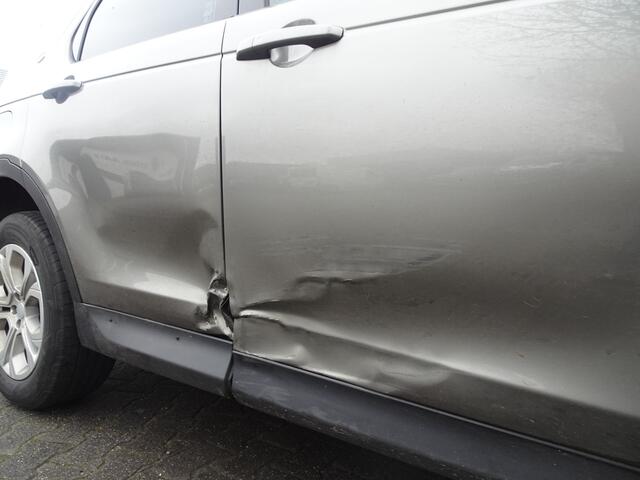 Land Rover DISCOVERY SPORT P300e 1.5 R-Dynamic HSE Zeer lichte schade