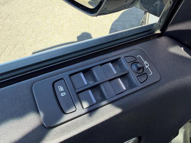 Land Rover DISCOVERY SPORT 2.0 eD4 E-Capability SE | Panoramadak | Lane Assist | Camera | Stuur/Stoelverwarming | Lederen Bekleding |