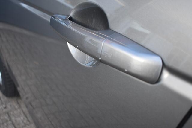 Land Rover DISCOVERY SPORT P300E 1.5 S / LEDER / P.CAM./ APPLE CARPLAY / LED KOP