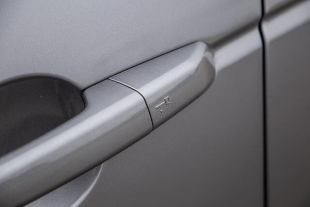 Land Rover DISCOVERY SPORT P300e Aut. AWD R-Dynamic CARPLAY / LEER / DEALER ONDERHOUDEN / CAMERA