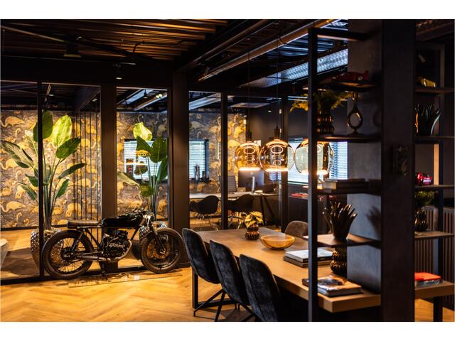 Land Rover RANGE ROVER 3.0 P440e | ACC | 360 Cam | E.Treeplanken | E.Trekhaak 2500kg | 2 Jaar garantie | Stuurverwarming | Leather Package | Massage & Koeling 4x | Pano | Lane & Side Assist | Achterasbesturing | 22" | Head-Up | Lane & Side Assist | Homelink | Black Pack | Appl