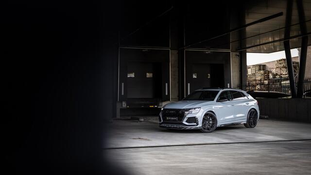 Land Rover RANGE ROVER 3.0 P440e | ACC | 360 Cam | E.Treeplanken | E.Trekhaak 2500kg | 2 Jaar garantie | Stuurverwarming | Leather Package | Massage & Koeling 4x | Pano | Lane & Side Assist | Achterasbesturing | 22" | Head-Up | Lane & Side Assist | Homelink | Black Pack | Appl