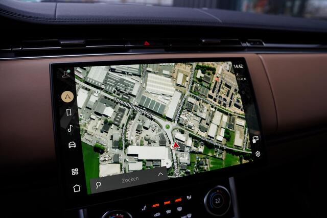 Land Rover RANGE ROVER P 440 E SE / Nieuwe Service / Trekhaak / Stoelventilatie