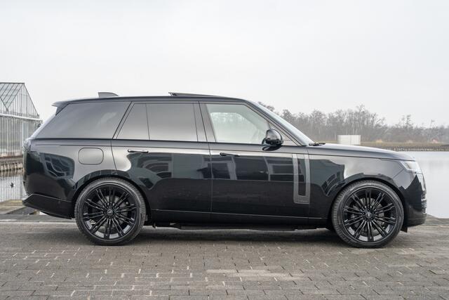 Land Rover RANGE ROVER P550e Autobiography | VERWACHT | Santorini Black | Ebony leder | Hot Stone massage | 23" inch |