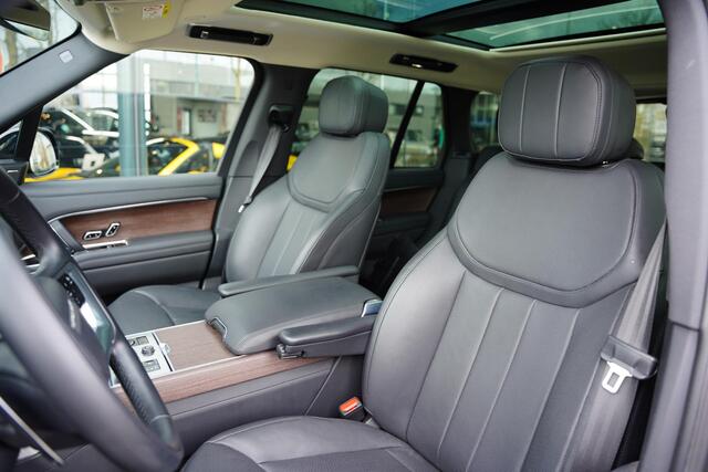 Land Rover RANGE ROVER P 440 SE Zwart Leder / 23 Inch / Panoramadak