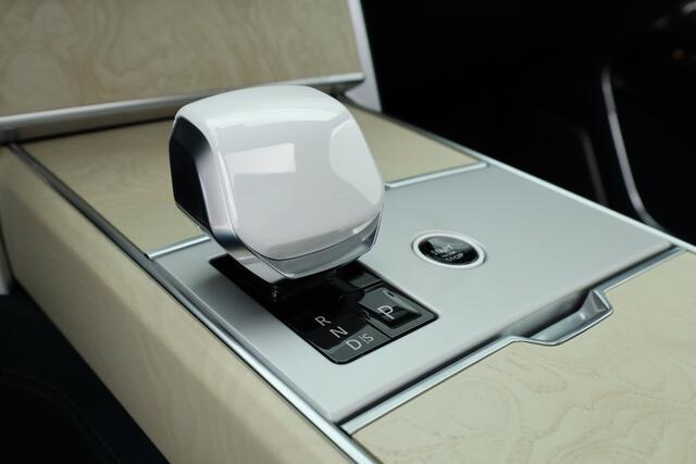 Land Rover RANGE ROVER P550e SV PHEV | MATT Britisch Racing Green | 23'' | Pano | Entertainment Achter | Comfort pack