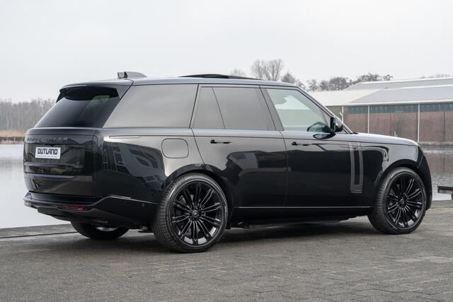 Land Rover RANGE ROVER P550e Autobiography | Santorini Black | Ebony leder | 23" inch | Tow Pack | Koelkast |