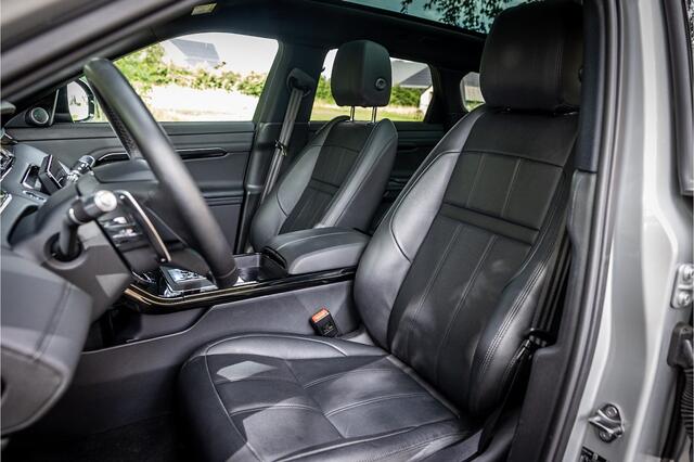 Land Rover RANGE ROVER EVOQUE 1.5 P300e AWD R-Dynamic SE Panorama Head Up ACC Meridian Surround