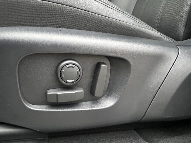 Land Rover RANGE ROVER EVOQUE P270e AWD SE Dynamic Edition | Nieuw door ons geleverd | Elektr. trekhaak | Panoramadak |