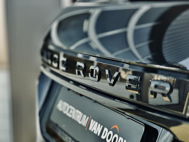 Land Rover RANGE ROVER EVOQUE 1.5 P300e AWD | R-Dynamic | Panoramadak | Leer | Meridian audio | Elektr trekhaak | Adapt Cruise | Incl btw