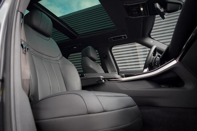 Land Rover RANGE ROVER SPORT 3.0 P460e SE PHEV / Carpathian Mat / Towing Pack / Pano / Incl BTW