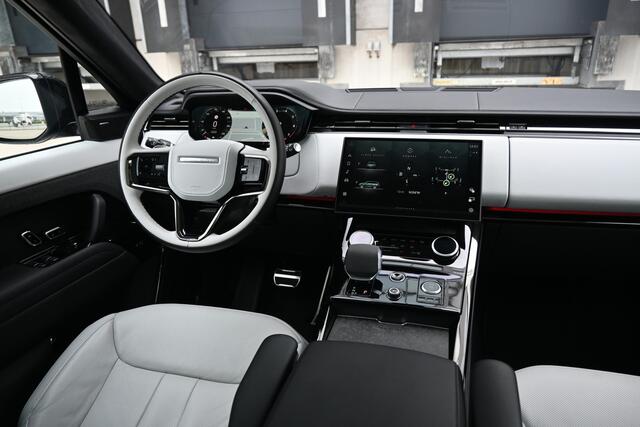 Land Rover RANGE ROVER SPORT 4.4 P530 First Edition