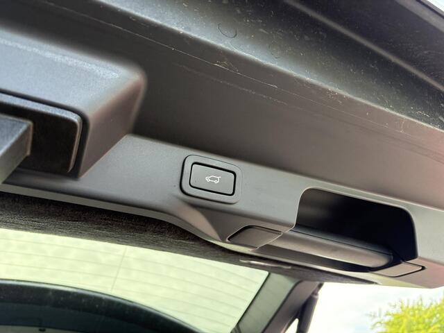 Land Rover RANGE ROVER SPORT P400e HSE Dynamic Stealth | Panoramadak | Meridian Audio | Head-Up | Cold Climate Pack |