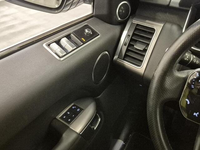 Land Rover RANGE ROVER SPORT 2.0 Si4 P300 HSE Dynamic | SVR style pack | Volleder | Panodak | CarPlay | Adap Cruise | Stuurwiel verw | Black pack | Elek klep | Etc..
