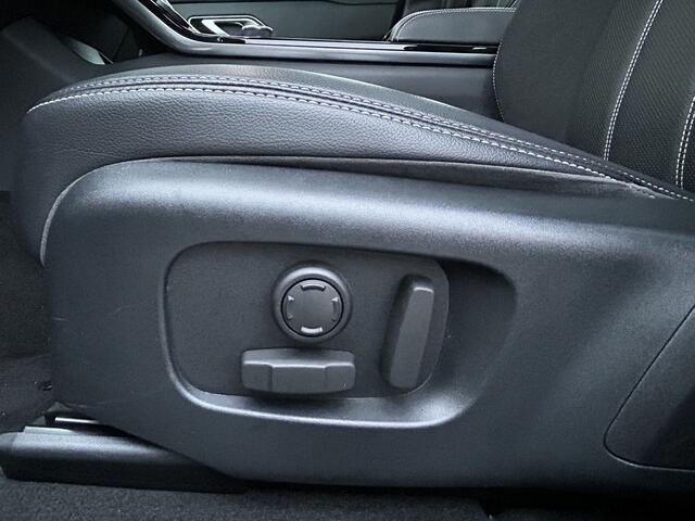 Land Rover Velar Range Rover P250 250pk AWD R-Dynamic Carbon Edition | Head-up Display | Trekhaak tot 2.400kg | Geklimatiseerde voorstoelen | Panoramadak |