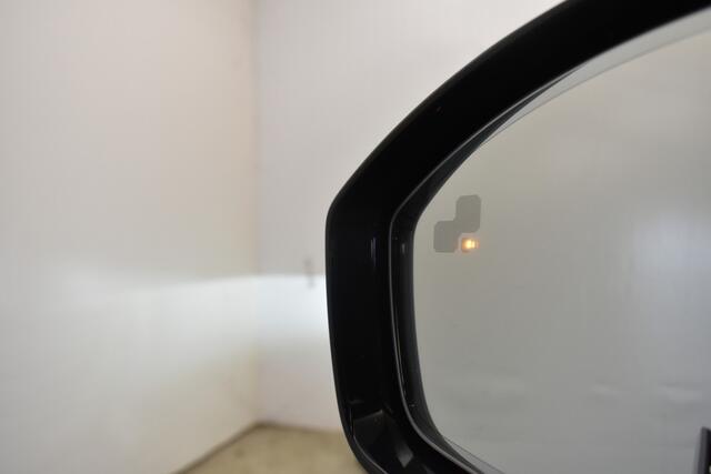 Land Rover Velar Range Rover 2.0 P400e R-Dynamic SE Pano Cam El-Stoelen + Aklep Dhoek Meridian