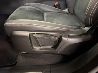 land-rover-velar-range-rover-2.0-p4