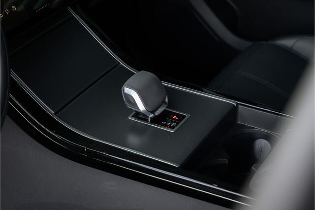 Land Rover Velar Range Rover P400e AWD Dynamic HSE PHEV - British Racing Green- 22 inch