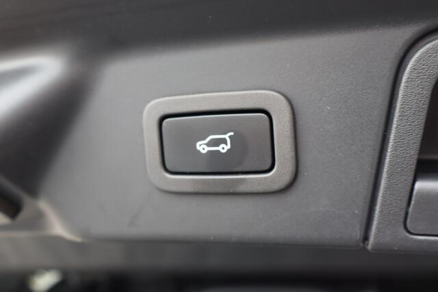 Land Rover Velar Range Rover 2.0 P400e Apple carplay/Stoelverwarming/360 graden camera/Lane assist/Cruise control/Parkeersensoren/Climate control/Navigatie/DAB