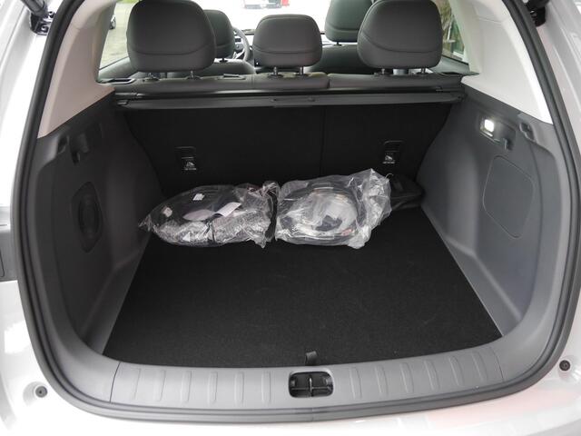 Leapmotor B10 Design ProMax 67.1 kWh | Meerdere kleuren leverbaar! | Navigatie | Nieuw | Camera`s | Lederenbekleding | Elektrische achterklep